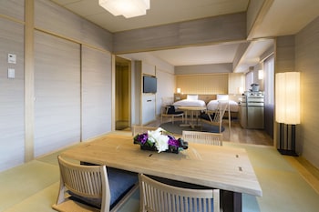 Waraku Suite Twin, Executive Lounge Access