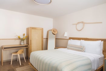 Room, 1 King Bed, Mobility Accessible