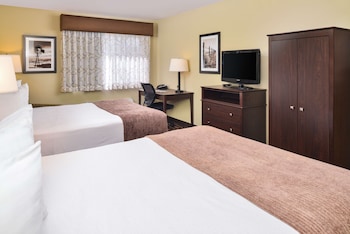Standard Room, 2 Queen Beds, Non Smoking, Refrigerator & Microwave (Larger Room)
