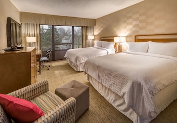 Junior Suite, Multiple Beds, Mountain View