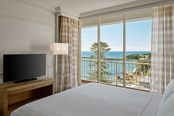 Presidential Suite, Club Lounge Access
