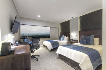 Classic Room, 2 Queen Beds (Executive Floor)
