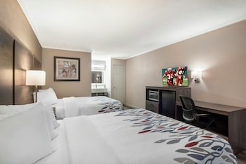 Deluxe Room, 2 Queen Beds, Non Smoking
