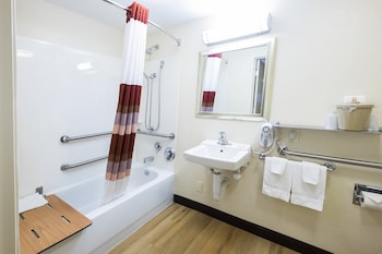 Standard Room, 1 King Bed, Accessible (Smoke Free)
