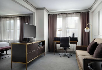 Deluxe Room, 1 King Bed