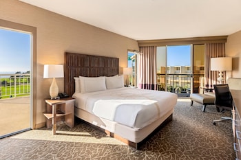 Room, 1 King Bed, Balcony (Coastal Golf Terrace View)