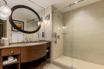 Room, 1 King Bed, Balcony (Coastal Golf Terrace View)