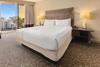 Room, 1 King Bed, Balcony, Golf View