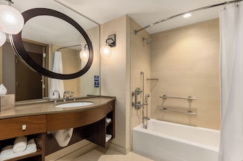Room, 1 King Bed, Mobility Accessible, Balcony