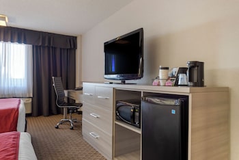Standard Room, 2 Queen Beds, Non Smoking, Refrigerator & Microwave (Shower Only)