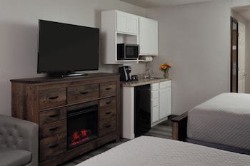2 Queen Beds Standard