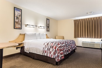 Deluxe Room, 1 King Bed, Accessible (Smoke Free)