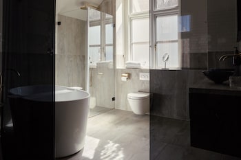 Signature Suite