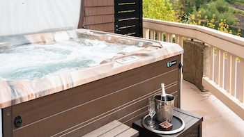 Suite, Patio