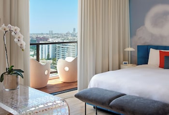 Loft, 1 King Bed, Balcony (Skyview)