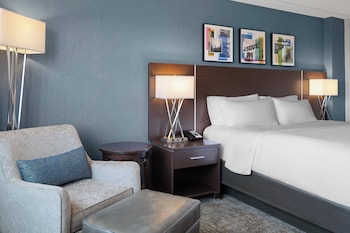 Standard Room, 1 King Bed (Concierge Floor)