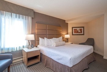 Suite, 1 King Bed, Non Smoking, Balcony (with Sofabed)