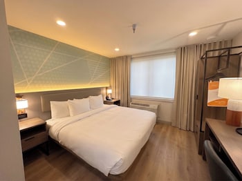 Standard Room, 1 King Bed, Non Smoking