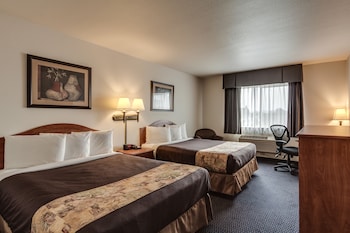 Standard Room, 2 Queen Beds, Non Smoking, Refrigerator & Microwave (Pet Friendly)