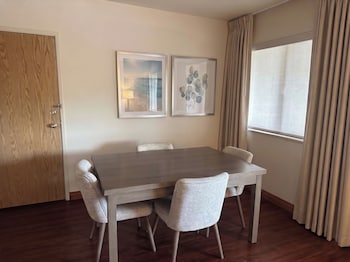 Suite, 1 King Bed with Sofa bed, Non Smoking (Efficiency)