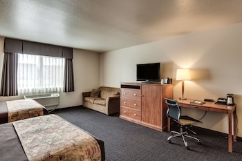 Standard Room, 2 Queen Beds, Non Smoking, Refrigerator & Microwave (Pet Friendly)