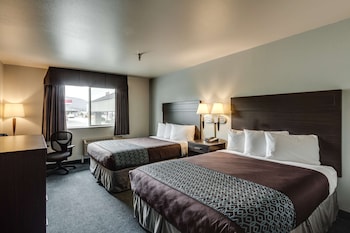 Standard Room, 2 Queen Beds, Non Smoking, Refrigerator & Microwave (Pet Friendly)