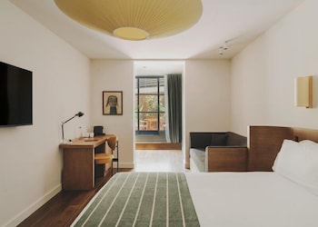 Gallery Room (terrace 3 pax)