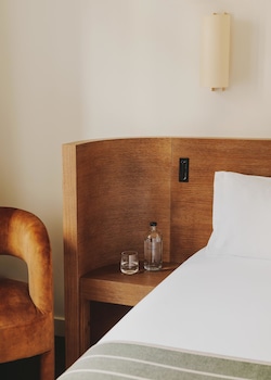 Basic Double Room, 1 Double Bed