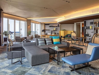 Crest Suite Marina Bay, 1 King, L65 Lounge Access, High Floor, 2 Balconies, Marina Bay View