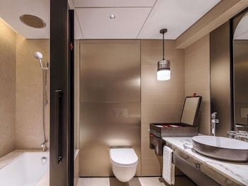 Premier Prestige Marina Bay, 1 King, Balcony, Marina Bay View