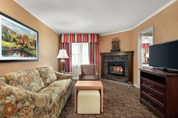 Suite, 1 King Bed, Non Smoking