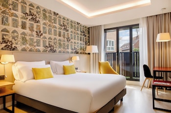 SPECIAL ONE with King Bed