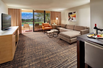 King, Suite, Corner