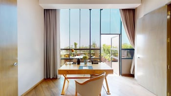 Panoramic Sky Suite