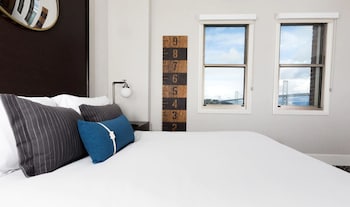 Room, 1 King Bed (Waterfront)