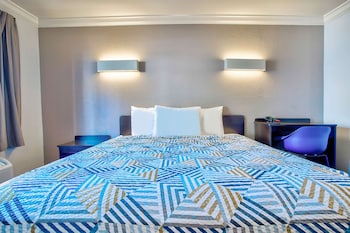 Standard Room, 1 Queen Bed, Smoking