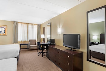 Standard Room, Multiple Beds, Non Smoking