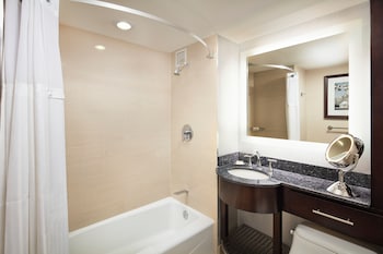 Room, 1 King Bed, Corner