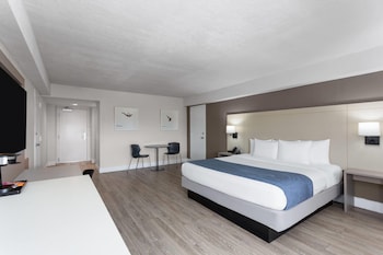 Suite, 1 King Bed, Non Smoking (Palms)