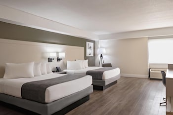 Room, 2 Queen Beds, Non Smoking, Tower (Deluxe Tower Room)