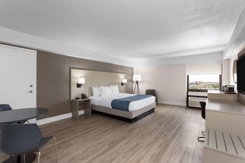 Room, 1 King Bed, Non Smoking, Tower