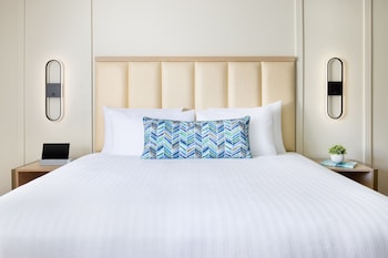 Standard Room (King)
