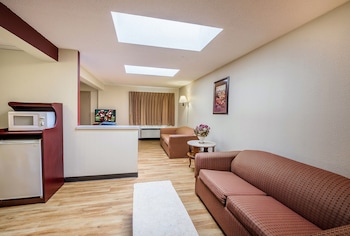 Suite, 1 King Bed, Non Smoking