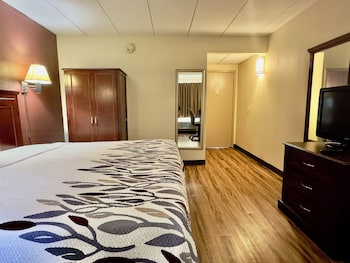 Deluxe Room, 1 King Bed, Accessible, Non Smoking