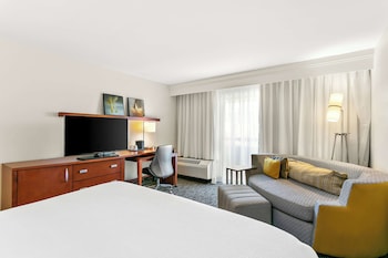 Deluxe Room, 1 King Bed with Sofa bed (Deluxe - King)