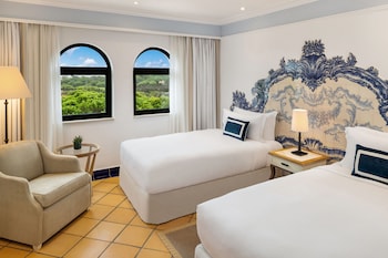 Suite, 2 Twin Beds, Resort View (Balcony)