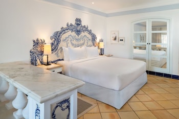 Grand Room, 1 Queen Bed with Sofa bed, Resort View