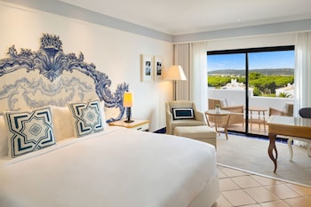 Deluxe Room, 1 Queen Bed, Resort View (Balcony)