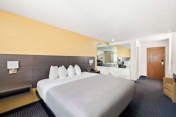 Room, 1 King Bed, Non Smoking, Hot Tub