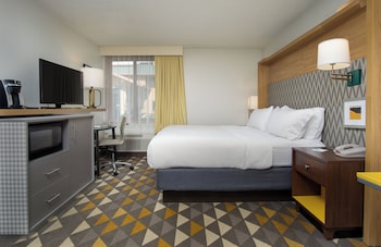 Standard Room, 1 King Bed